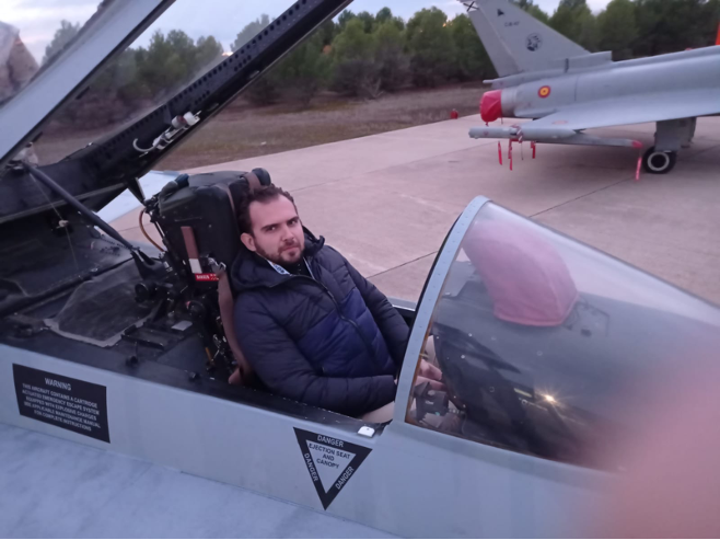 Fernando sitting on a Eurofighter Typhoon 